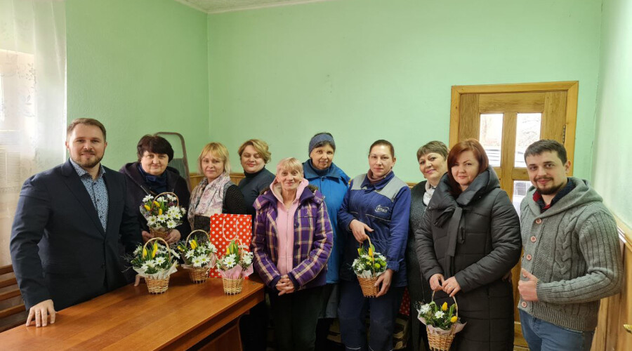 8 березня-3